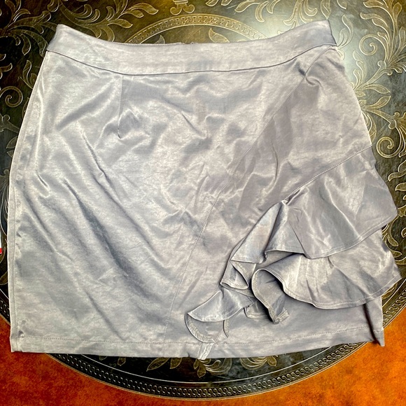Louche size 14 Gray Ruffles Mini Skirt - Picture 3 of 6